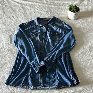 Maurice’s Button Up